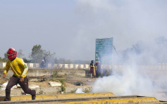 印度農民示威持續 警方封路無人機投擲催淚彈阻推進