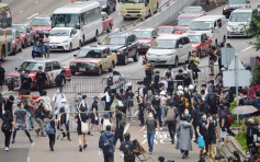 【逃犯條例】示威者衝出龍和道及夏慤道 警方強烈譴責