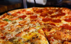【维港会】智障人士送外卖打翻Pizza拒收贴士   网民感动分享暖闻