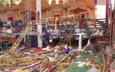 印度神庙庆典塌看台酿1死17伤   1600人挤爆肇祸