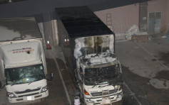 景林邨停车场货柜车突起火 驾驶室严重焚毁