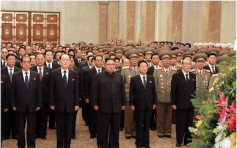 北韩庆祝建国70周年 金正恩率党政高层太阳宫拜谒