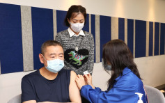【維港會】69歲劉鑾雄接種復必泰疫苗 華置送股票等58萬元禮品