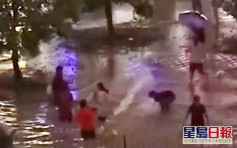 河南校園暴雨水浸學生打水戰 事後驚聞被糞水污染