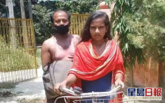 印度少女踩單車載傷父回家 8天騎逾千公里獲國家隊招手
