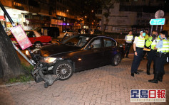 宝马九龙城撞伤途人 司机逃去无踪