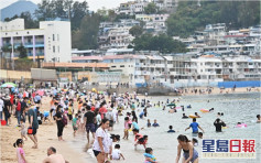 【長假第二天】長洲沙灘大批遊客嬉水 有市民稱不擔心受感染