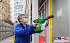 創科局副局長訪南昌街過渡房屋 為公共空間進行塗層噴灑 