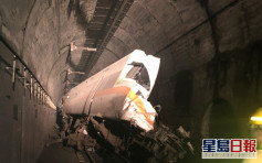 工程车滑落致太鲁阁号出轨增至50死 成台铁过去40多年最严重事故
