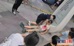 上海男子Cosplay假扮當街被刀捅 嚇親路人驚動警方