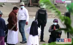 緬甸軍方血腥鎮壓示威者 修女下跪求警別開槍