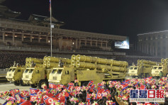  北韩再次举行夜间阅兵仪式 展示新型潜射弹道导弹