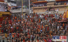 印度逾兩百萬人慶祝大壺節聚集恆河沐浴 逾百人感染引恐慌