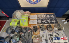 葵聯邨警拘12人涉非法集結 檢急救背心及防毒面具