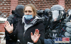 俄罗斯多地示威持续 增至逾5000人被捕