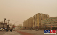 内地12省市出现大范围沙尘暴 北京早晨犹如黄昏