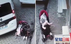 粗心母将女儿独留婴儿车 翻车倒地险遭辗爆头