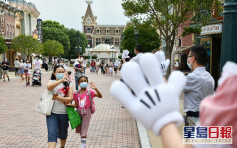 消息指政府考虑初七起重开部分处所 香港迪士尼为员工安排病毒检测