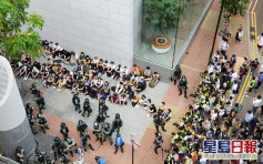 【国歌法】警中环铜锣湾拘约180人 涉非法集结