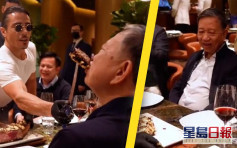 越南公安部長嘗「戰斧牛扒」 影片傳回國惹非議