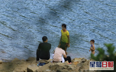【维港会】一家大细城门水塘玩水 男童全身赤裸网民怒批污染食水