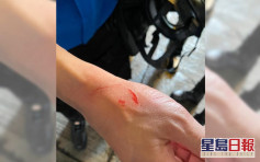 【港岛游行】示威者鹅颈桥掟砖 4传媒联络队员受伤