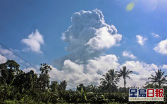 印尼默拉皮火山两度爆发 火山灰直喷高空6公里