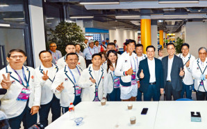 李家超抵杭州 為亞運港隊打氣