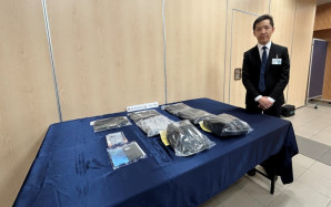 72歲翁遭4匪尾隨搭小巴 落車被推落地搶劫致骨折 警拘15及19歲非華裔青年