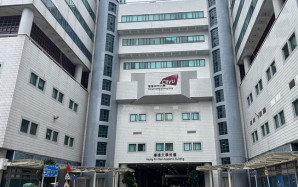 城市大学女子闯校园寻夫未遂 持刀伤男保安被捕