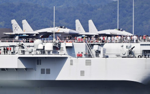 山東艦訪港｜市民登艦參觀指體驗難得：國家強大是最堅實後盾