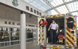 公院收費檢討︱稱目標月內公布細節 李家超：提升效率及重整資源分配 不會減少醫療開支
