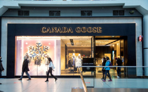 羽絨品牌Canada Goose裁員17%   稱受中美市場疲弱影響