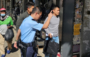 油麻地新填地街單位起火 警列縱火追緝兇徒