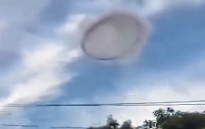 UFO?︱委内瑞拉天空出现「神秘黑色圆圈」　众说纷纭……