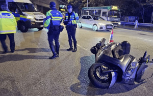 馬鞍山私家車電單車相撞 鐵騎士受傷送院