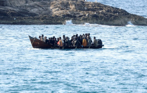 突尼西亚难民船在意大利海域沉没　6死40失踪