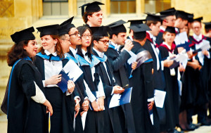 英拟就留学生学费徵大学6%税  分析：每年少7000签证申请