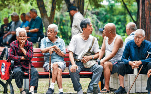 內地逐步推遲退休男63女最長58歲