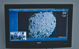 NASA首试保衞地球  成功撞击小行星