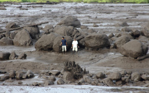 印尼西蘇門答臘省暴雨成災 引發冷熔岩流 至少37死10多人失縱