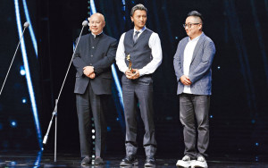 霆鋒獲男演員獎 望偕吳京再合作