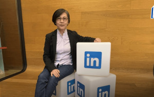 港人轉工平均需時7個月 AI催生新工種 LinkedIn指公司AI崗位優先請無經驗人才