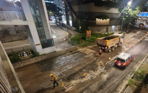 長沙灣爆水管路陷｜快線恢復行車 水務署料明早6時前全線重開 兩周內交調查報告