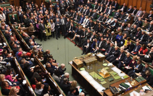 英國下議院解散　辛偉誠保留首相職位7月4日舉行大選