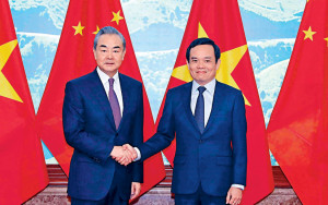 王毅抵河內 傳商升級中越鐵路系統