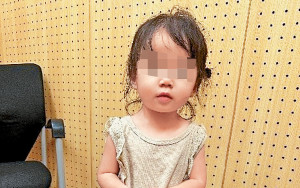 2岁女弃游乐场 染毒瘾母被捕