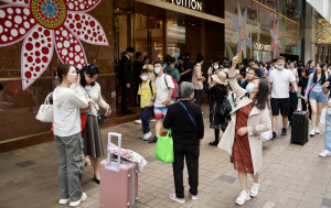 五一黃金周｜姚柏良冀黃金周旅客增三成　張宇人指維港煙火首演助吸人流