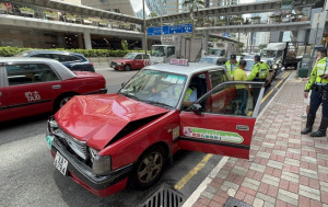 中環消防車收慢釀三車串燒  一人受傷送院