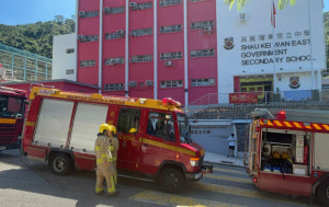 筲箕灣東官立中學女廁乾手機冒煙 消防到場救熄無人傷